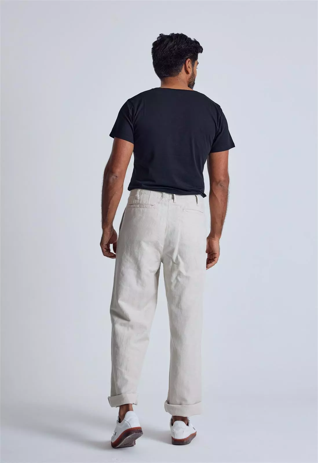 Leinen Chino Relaxed Fit Modell: Bird