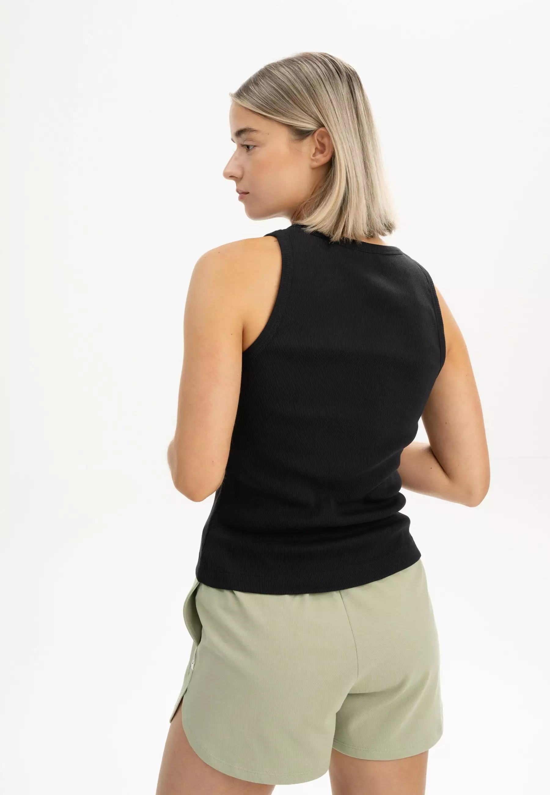 Drisna-Ribbed-Tanktop-black-02 Geripptes Tanktop Modell: Drisna GOTS