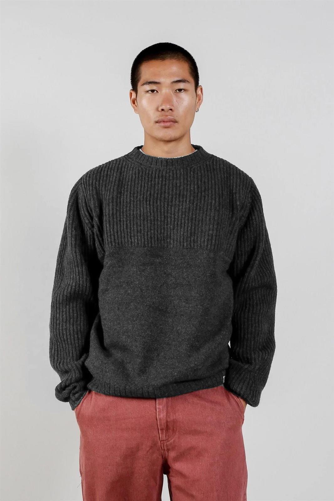 West_grey-o0dq5hQ_5000x.webp Pullover Modell: West