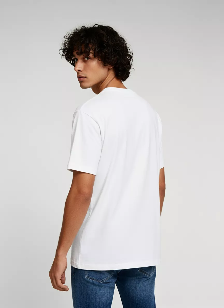 Besticktes T-Shirt