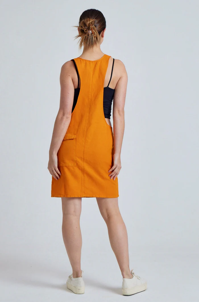 Latzkleid Modell: Peggy