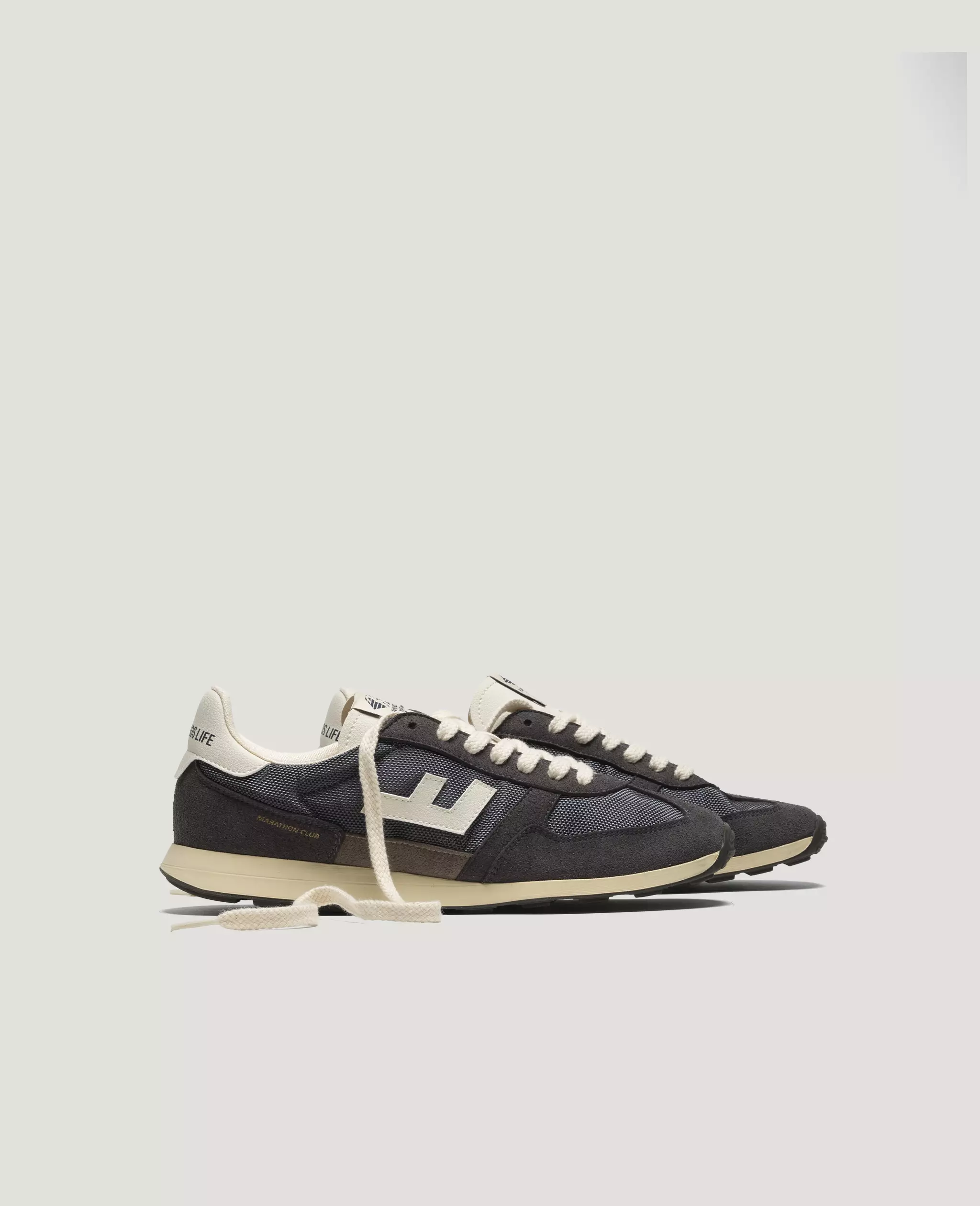 Sneaker Modell: Marathon Club Anthracite 37