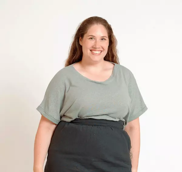 Leinen T-Shirt Modell: Lari