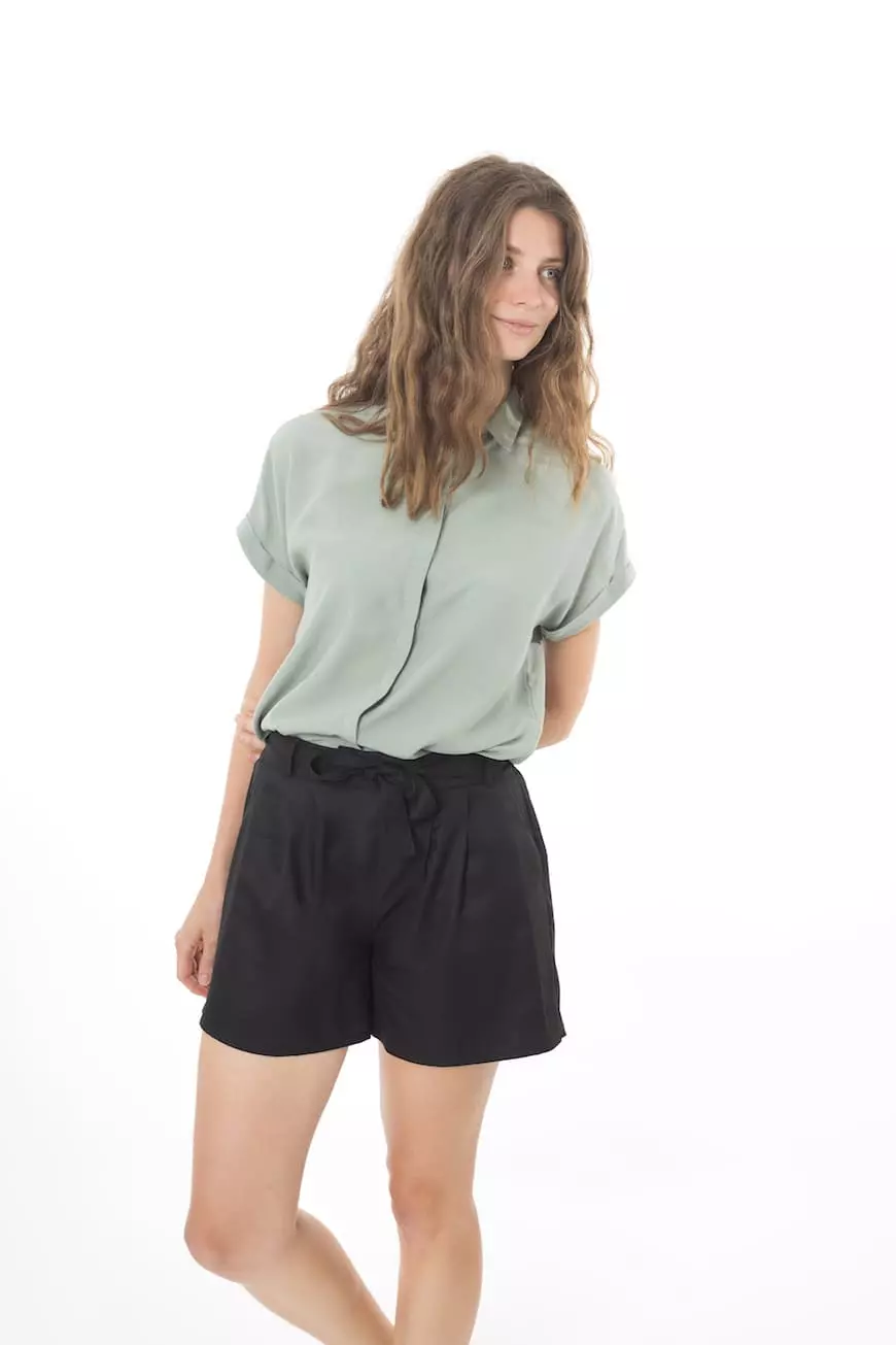 Ecovero Shorts Modell: Lilly