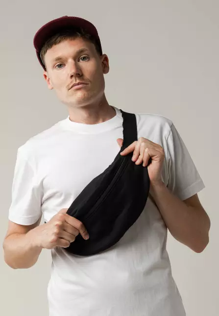 Mela-Hip-Bag-black-1_1 Cord Hip Bag Modell: Bhavin