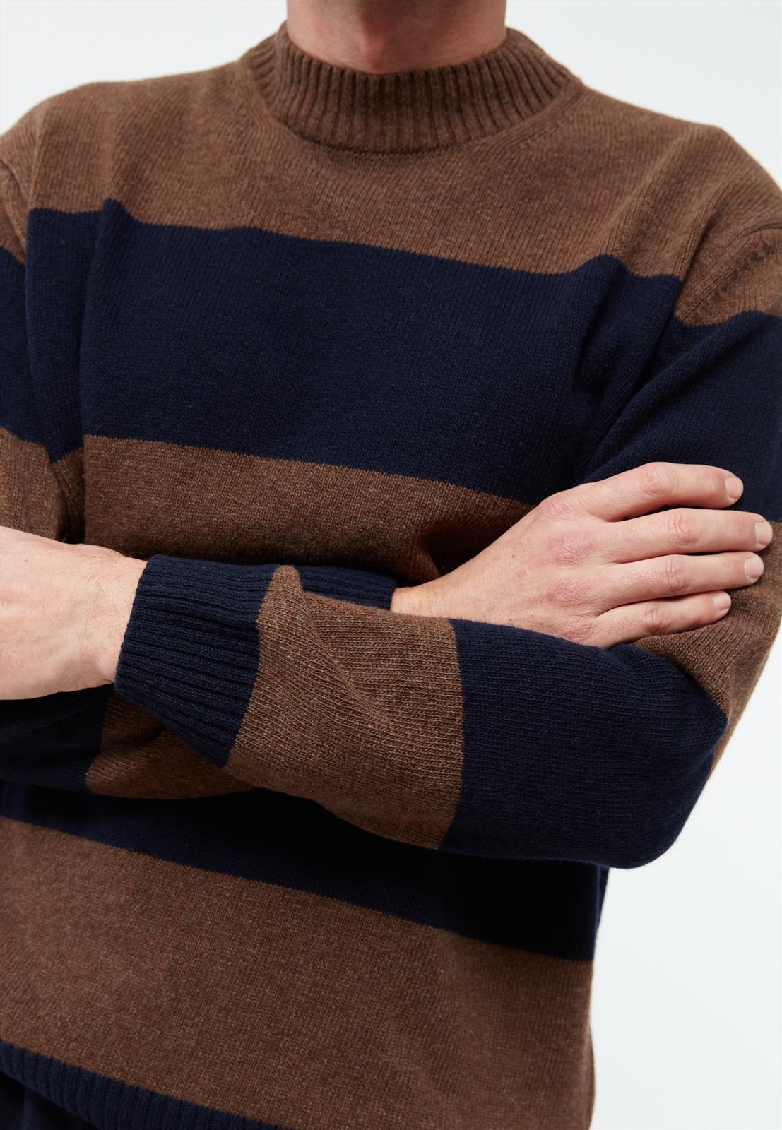 Wollpullover mit Blockstreifen Modell: Ivan