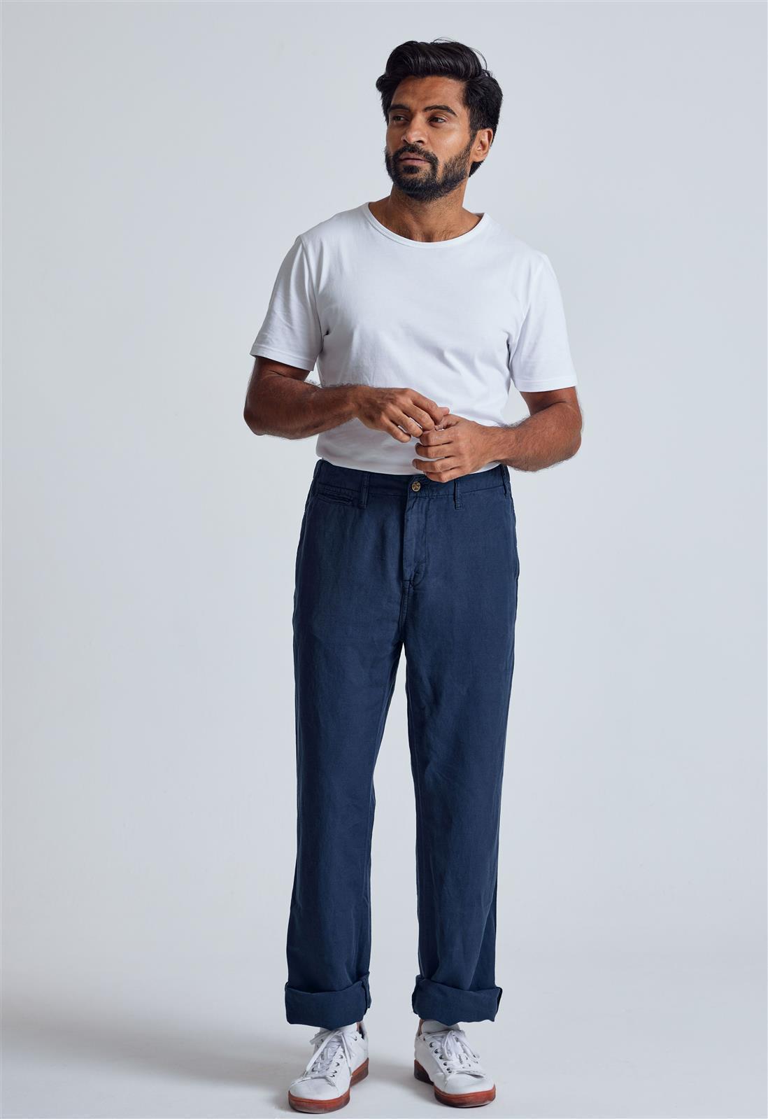 Leinen Chino Relaxed Fit Modell: Bird