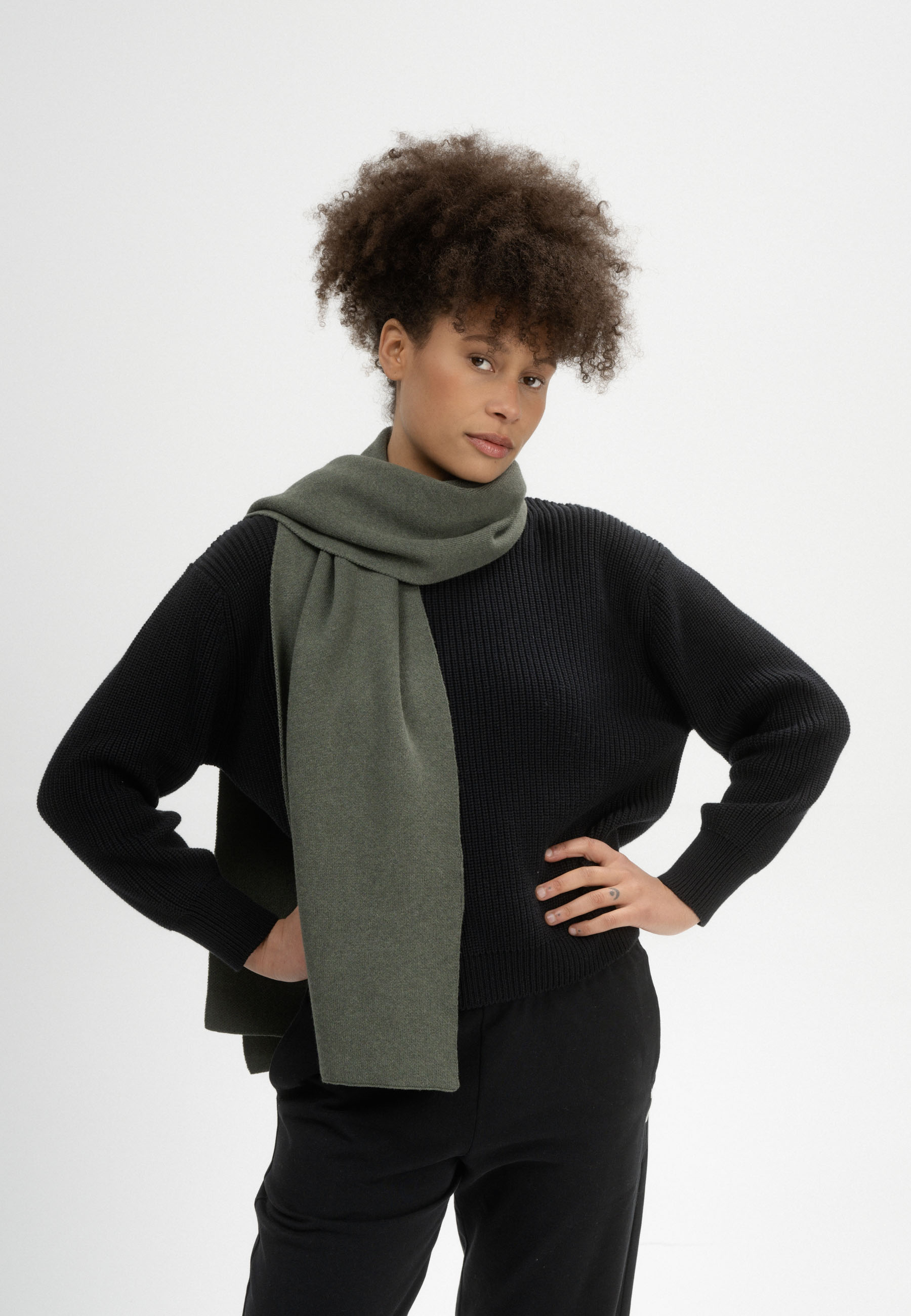 Asmee_Jacquard-Knit-Scarf_green-blend_01.jpg Jacquard Rippstrick Schal Modell: Asmee