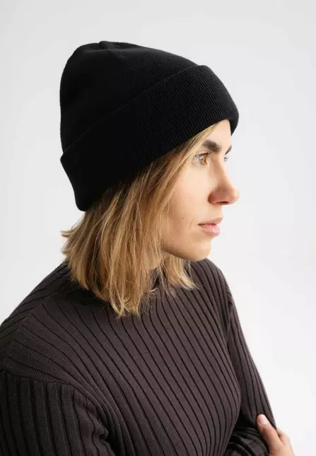 Himmat-Fine-Knit-Beanie-Women-black-01 Feinstrick-Mütze Modell: Himmat GOTS