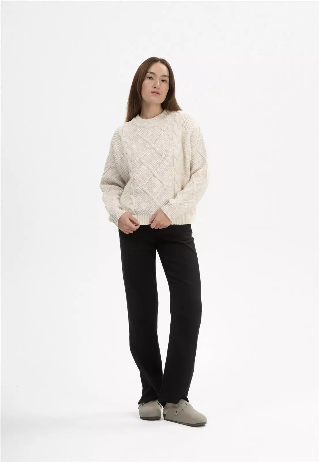 Zopfmuster Pullover Modell: Samaira