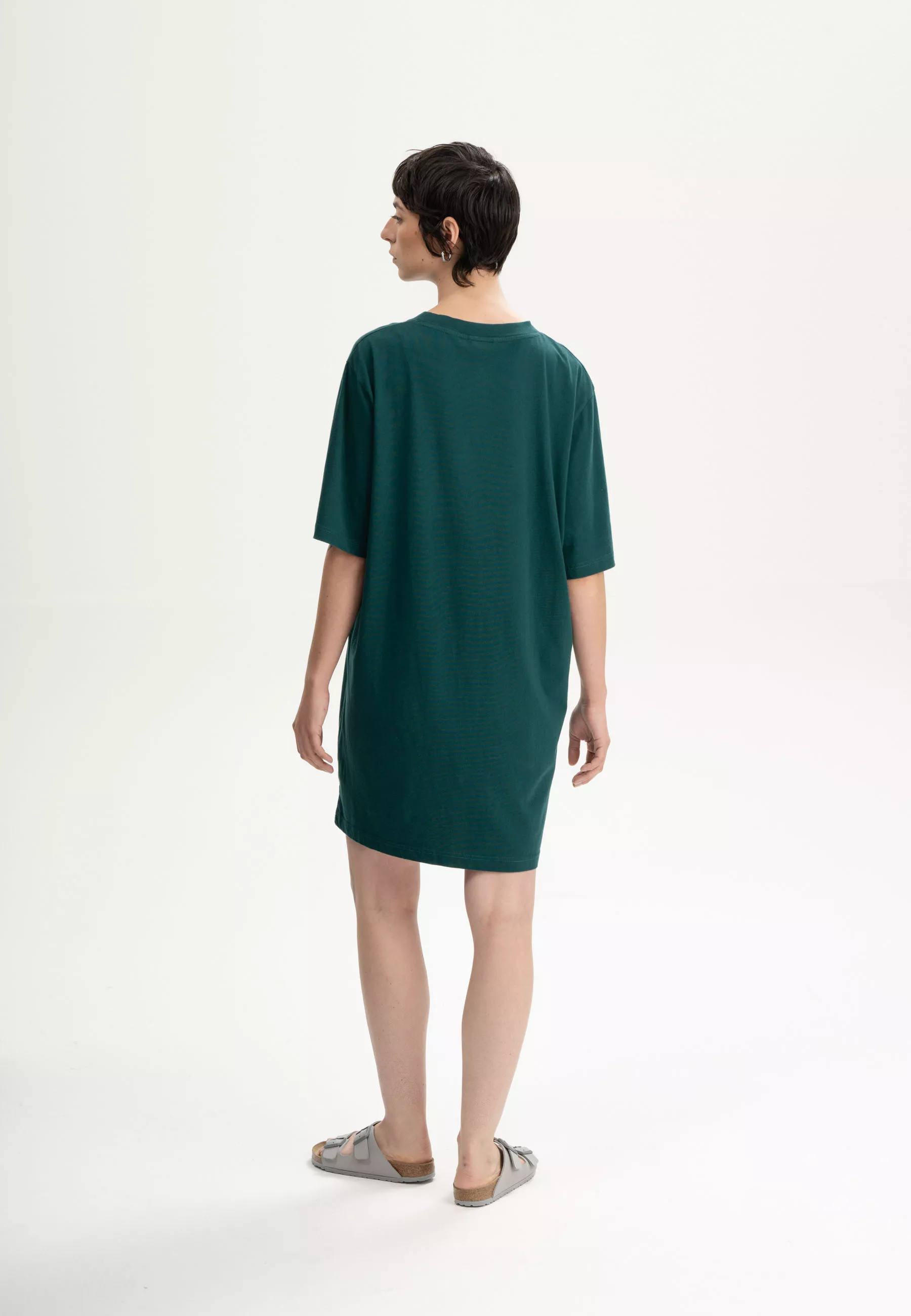 Oversized T-Shirtkleid Modell: Baasu