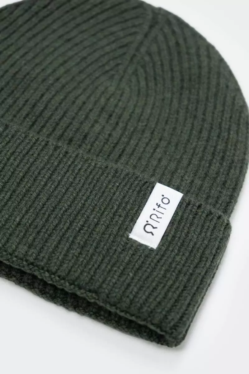 Recycled-cashmere-beanie-Marcello-10_800x1200_crop_center Kaschmir Wollmütze Modell: Marcello