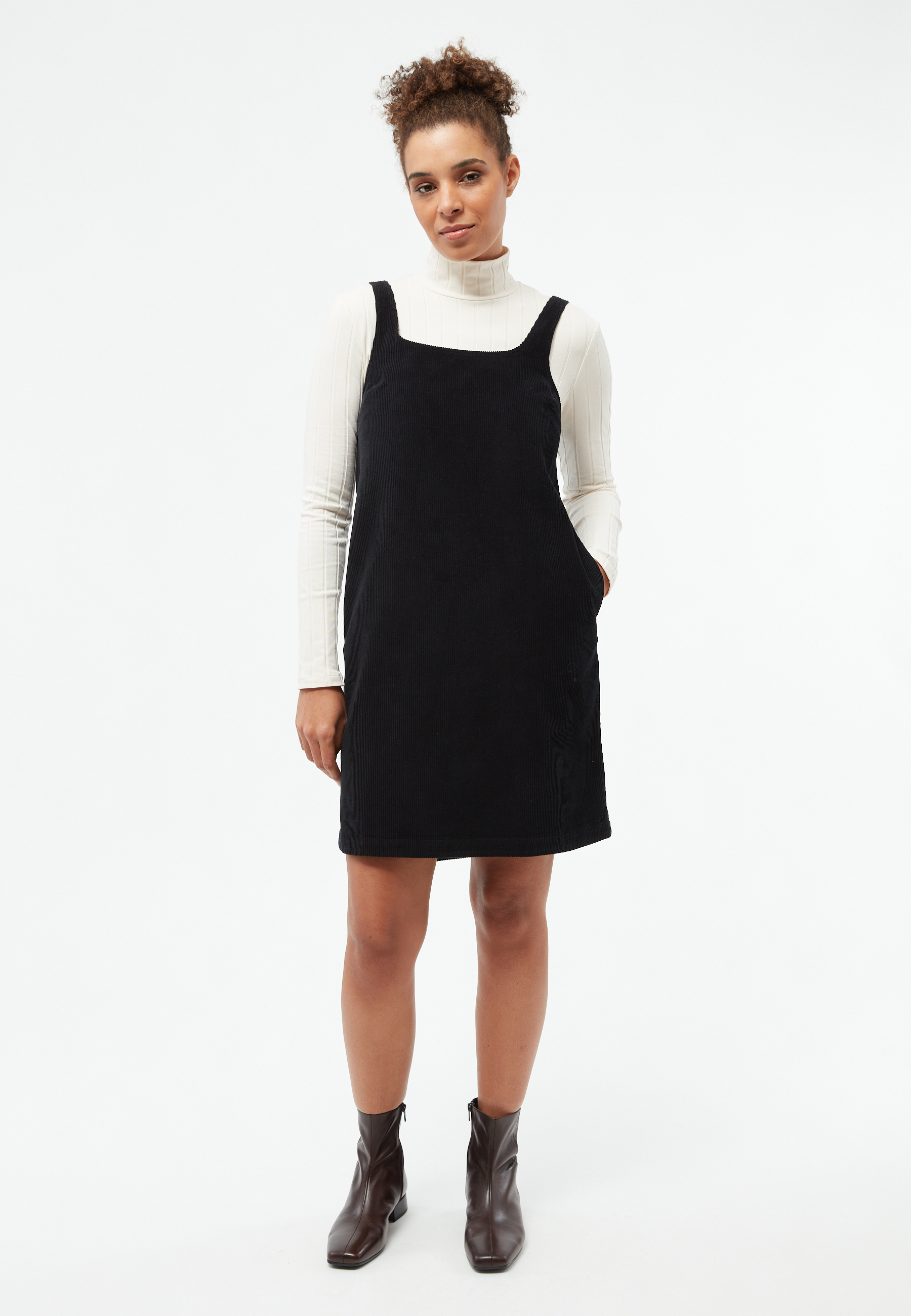 Cordkleid Modell: Wendy GOTS