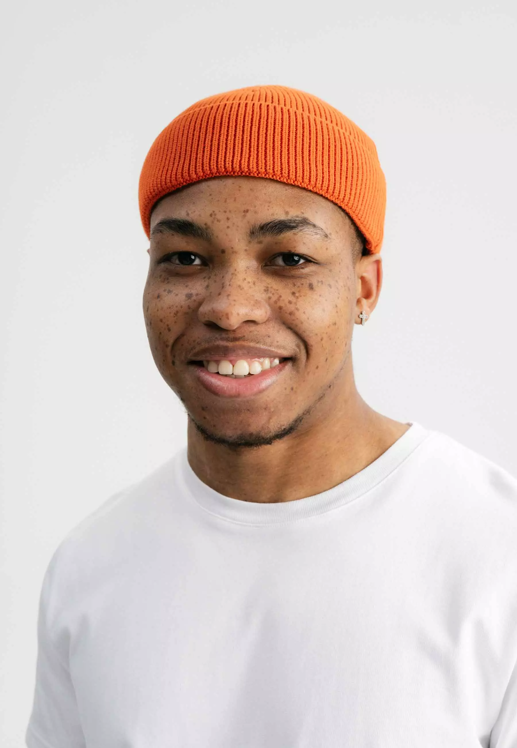 Rafi_Short Rib Knit Beanie_Men_orange brick_01.jpg Fischermütze Modell: Rafi GOTS