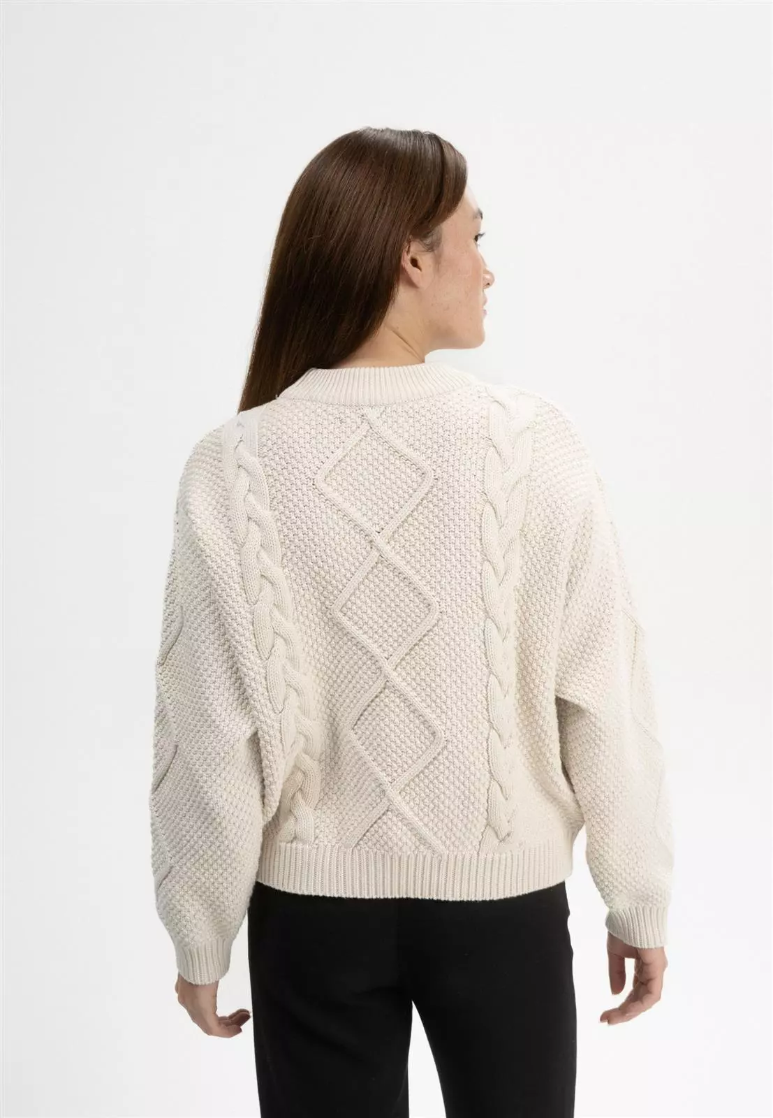 Zopfmuster Pullover Modell: Samaira