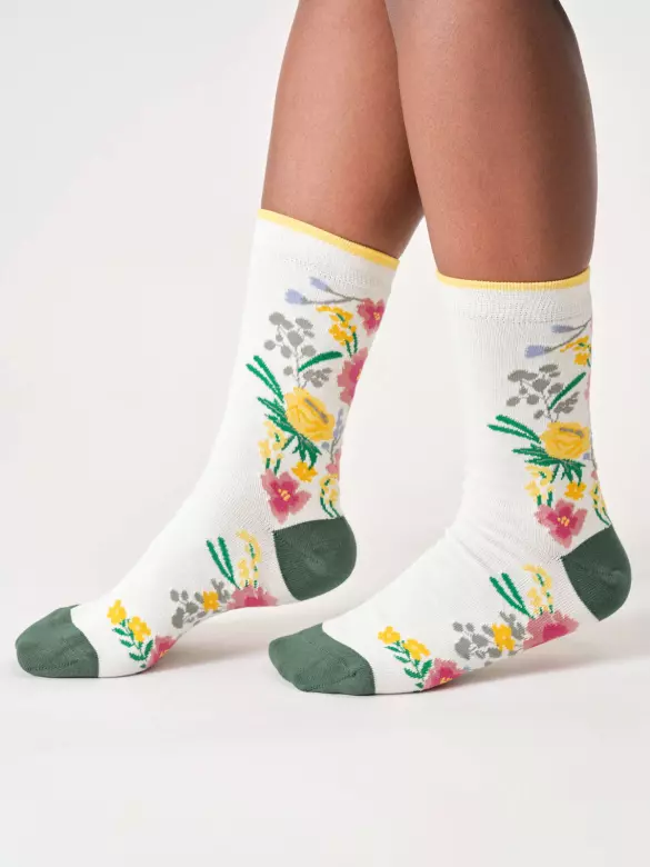 Socken Modell: Climbing Floral