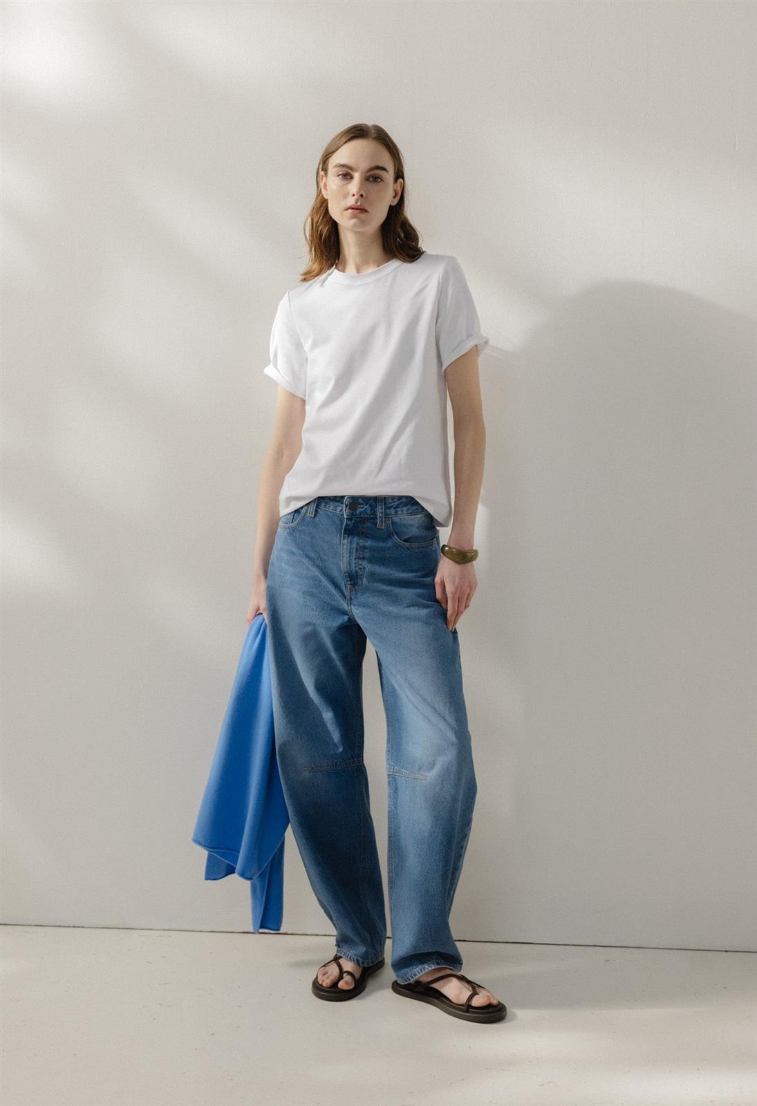 Balloon Fit Jeans Modell: Demi