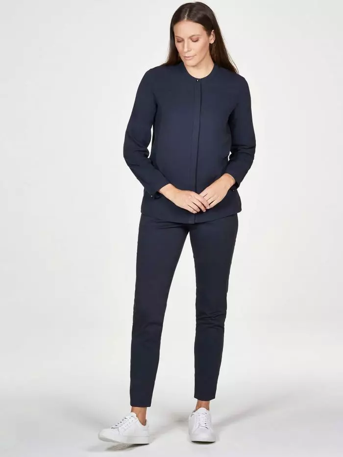 WWB5876-NAVY--Lea-Organic-Cotton-Smart-Chino-Trouser-In-Navy-4 Chino Modell: Lea