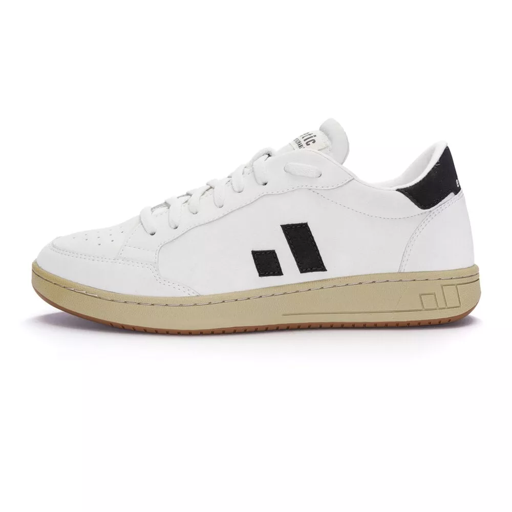 Chalk White / Jet Black