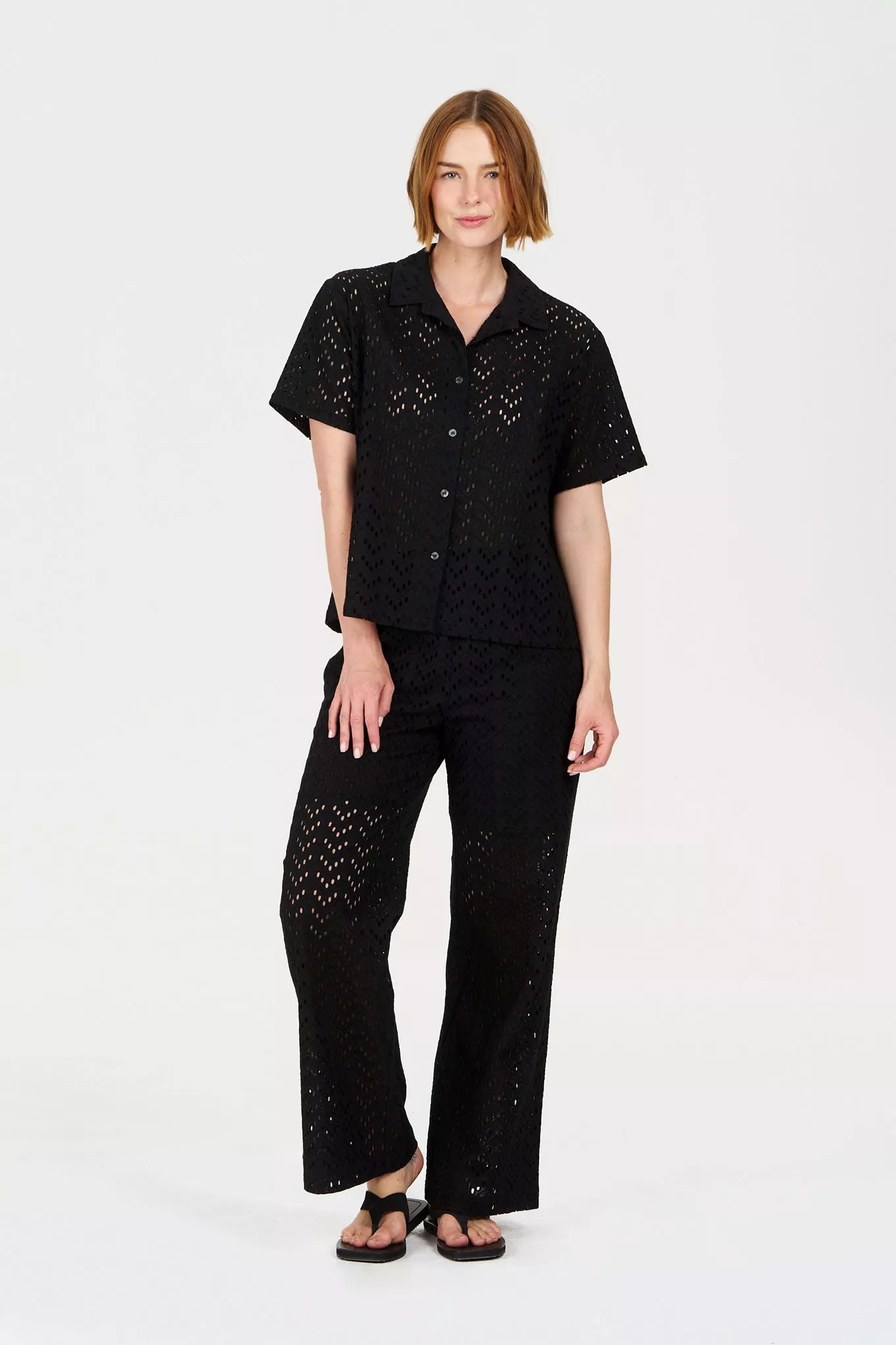 Lochmuster Bluse Modell: Luna