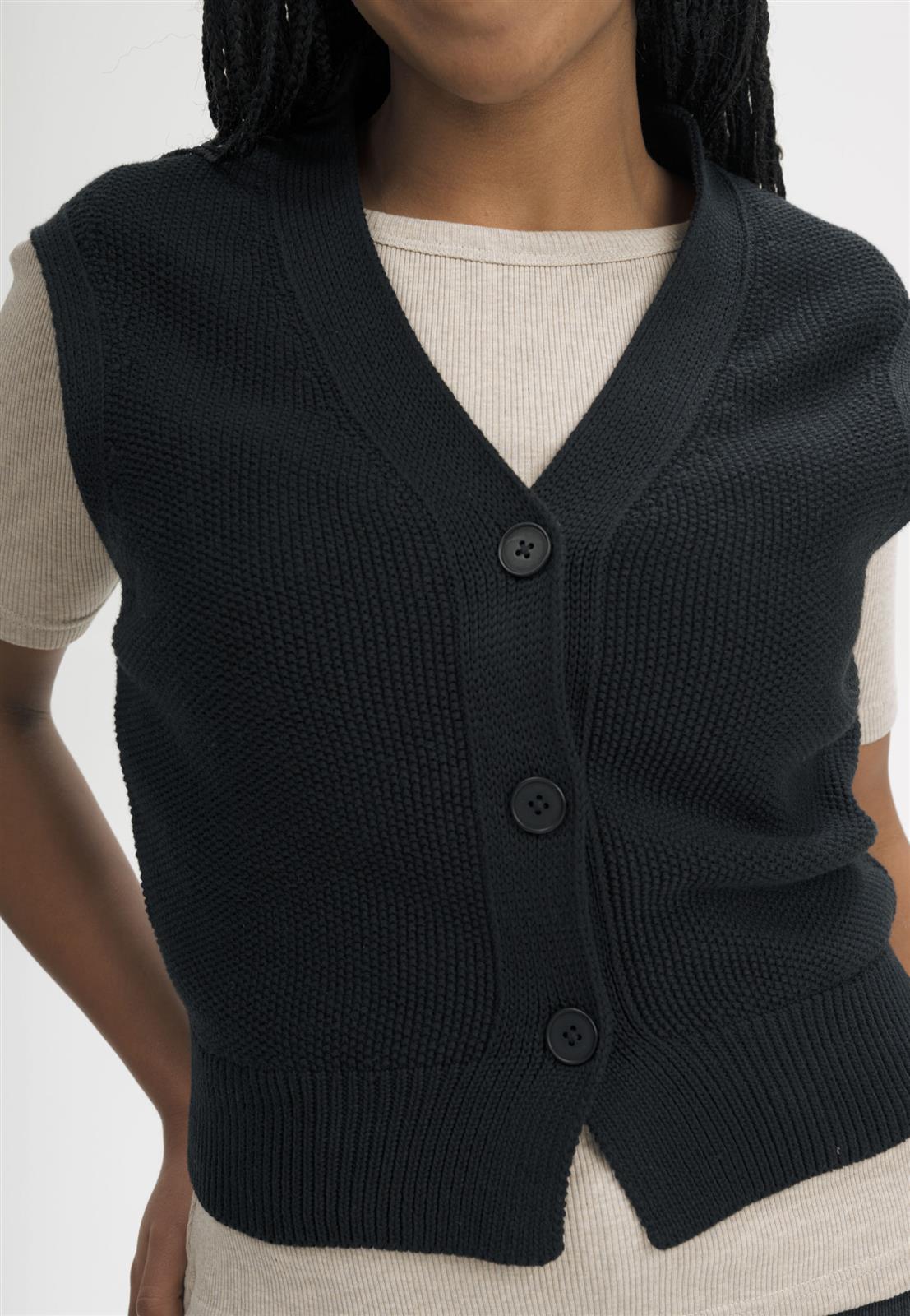 Rippstrick Weste Modell: Bhoja