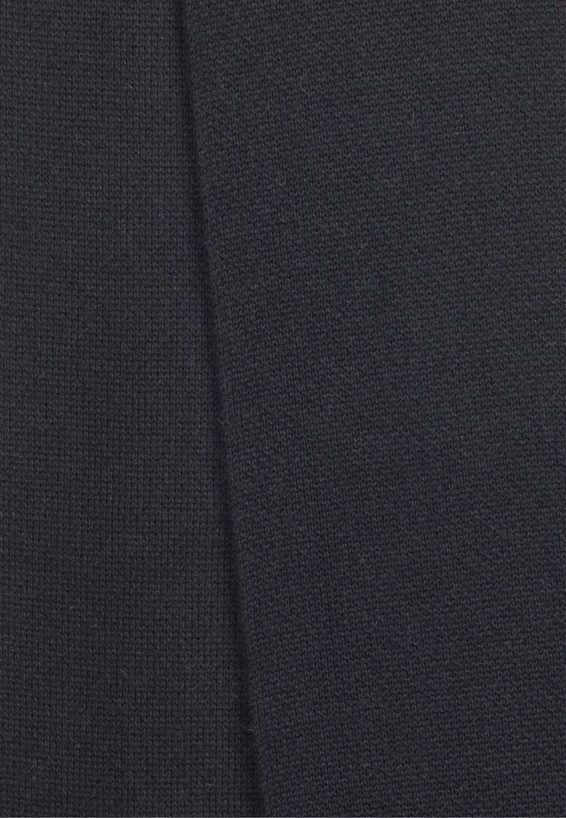 Unisex-Slim-Knit-Scarf-BANHI_black_02 Schal Modell: Banhi