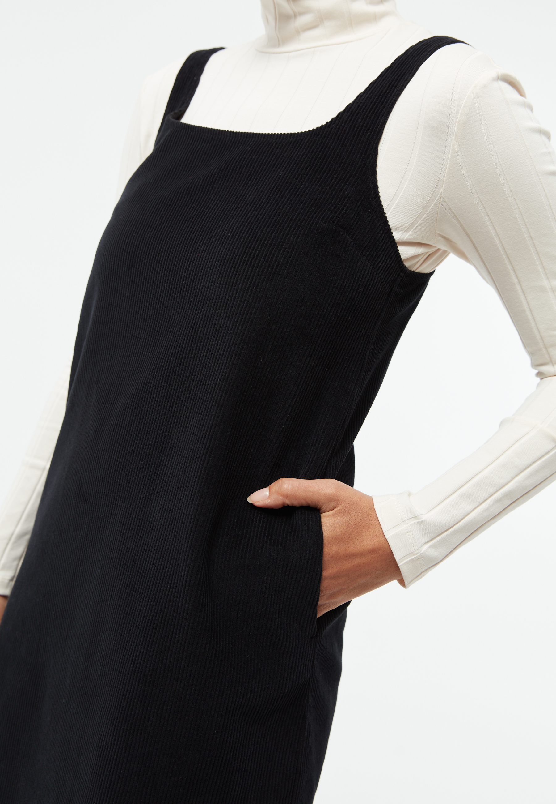 Cordkleid Modell: Wendy GOTS