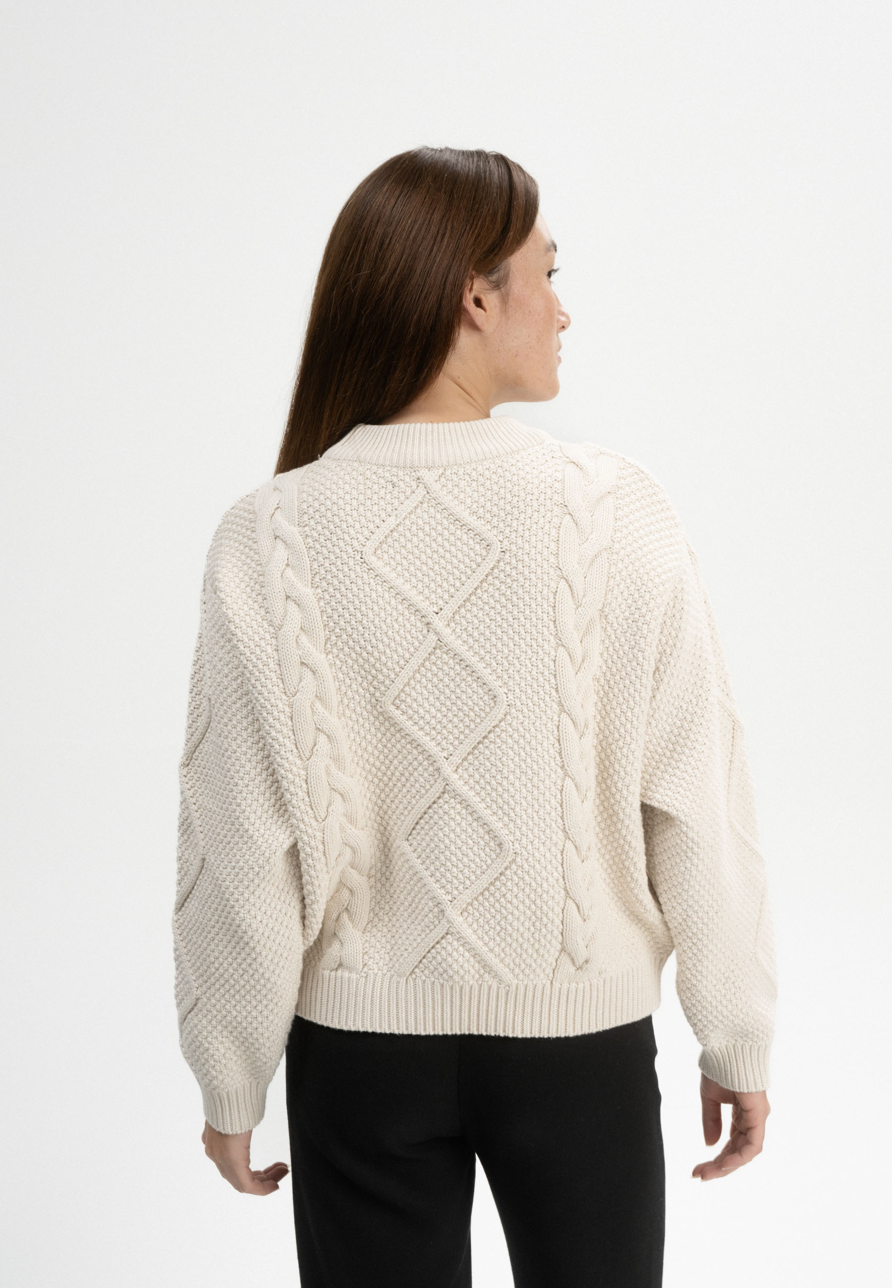 Zopfmuster Pullover Modell: Samaira