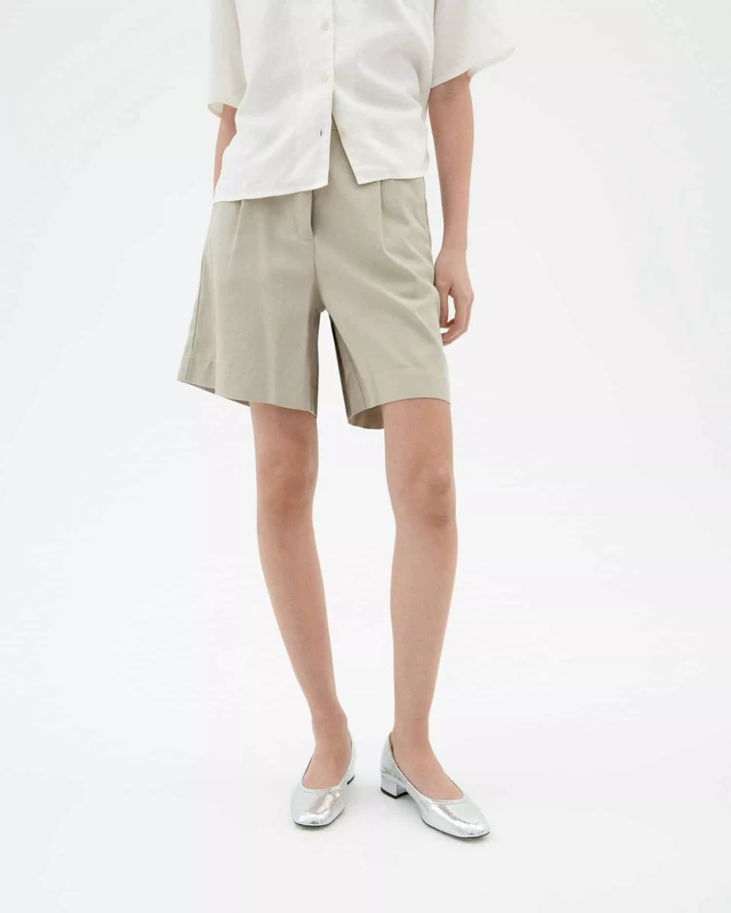 Hanf Shorts Modell: Lia