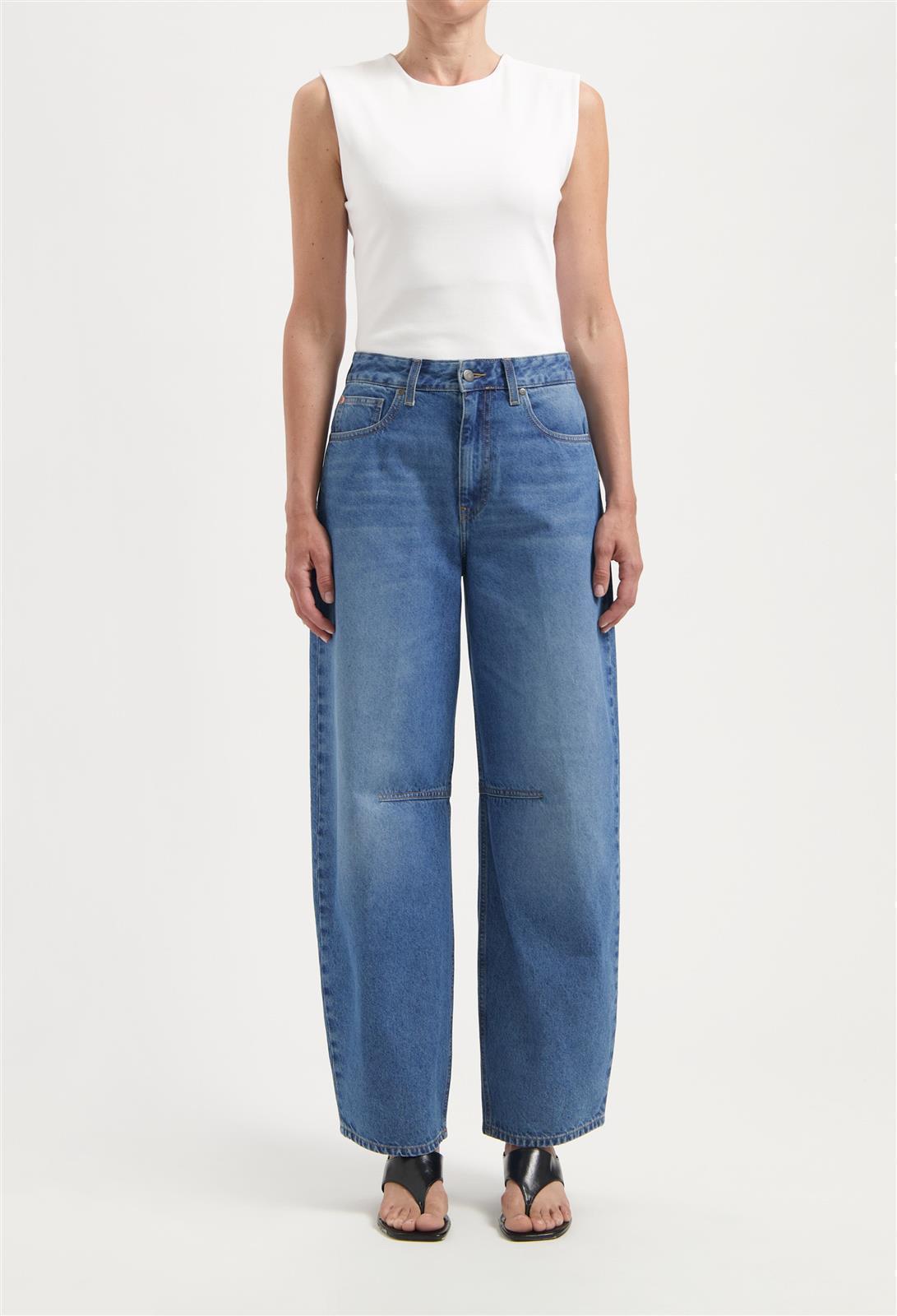 Balloon Fit Jeans Modell: Demi