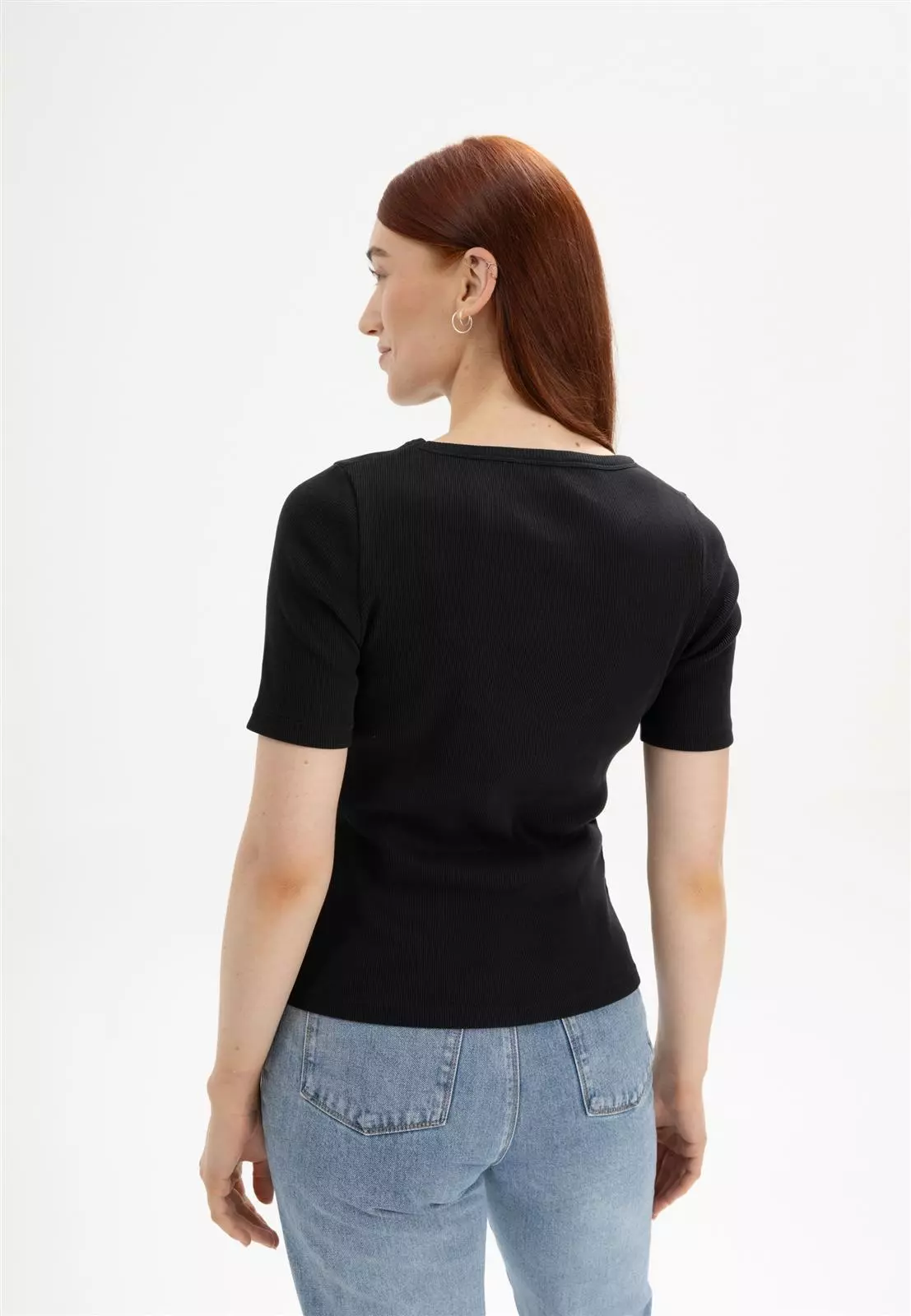 Jasleen-Ribbed-T-Shirt-black-02 Geripptes T-Shirt Modell: Jasleen GOTS