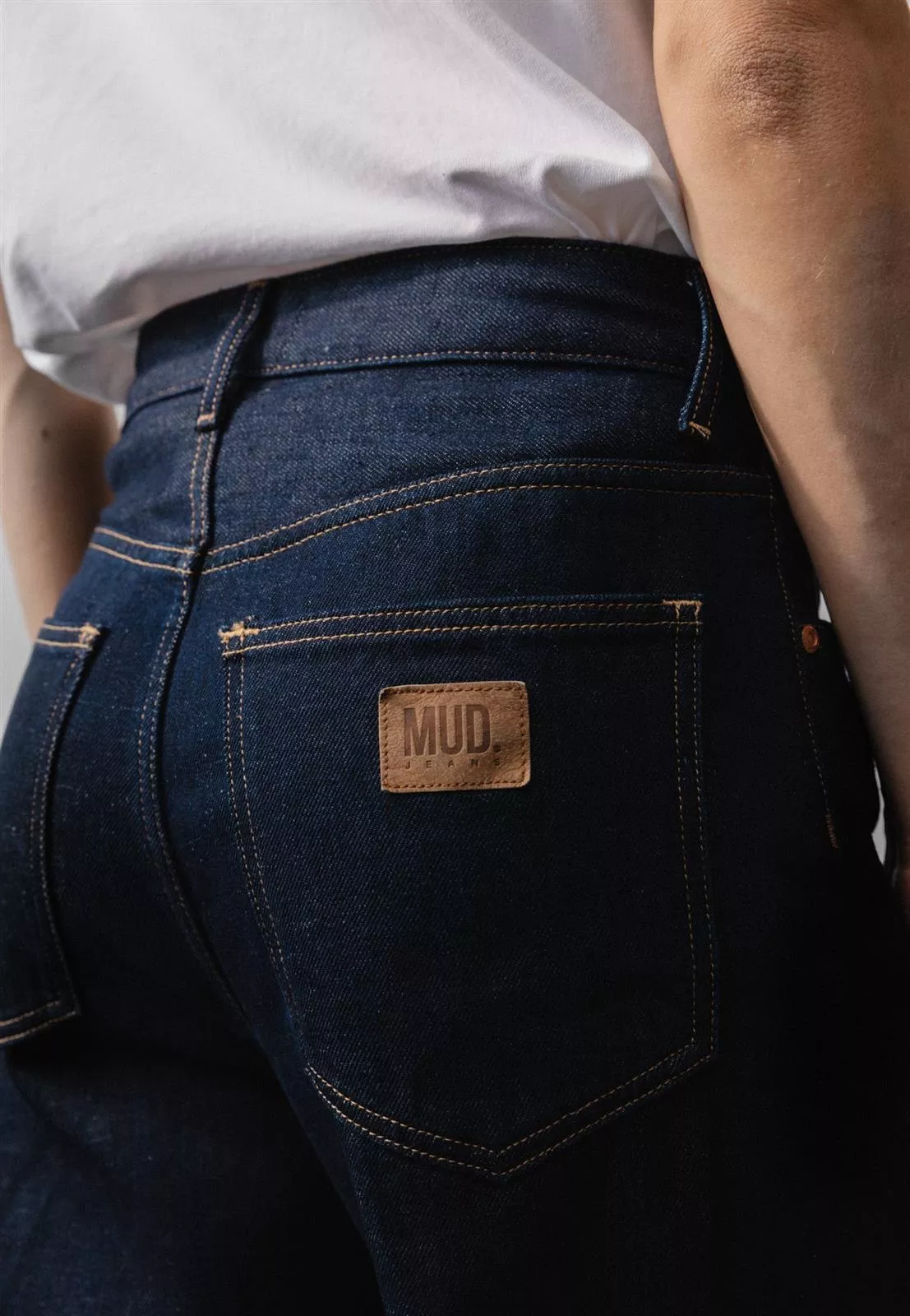 Barrel Fit Jeans Modell: Brooke