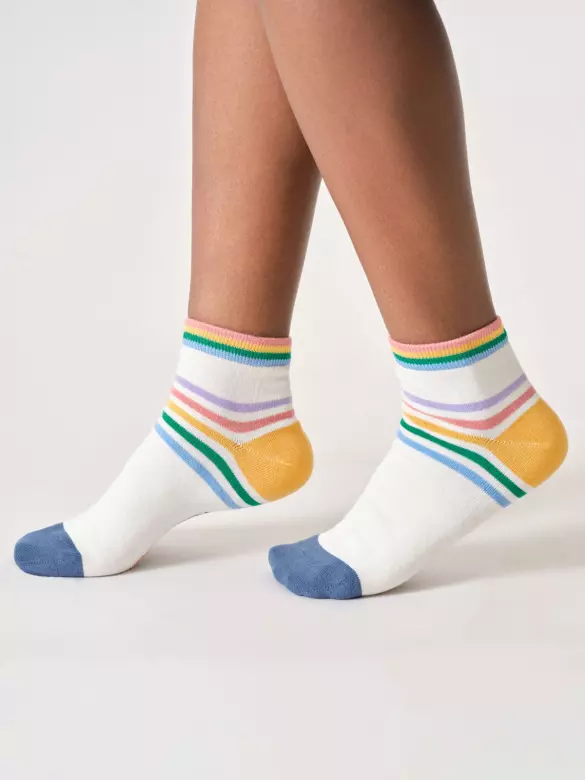 Socken Modell: Rainbow Stipe