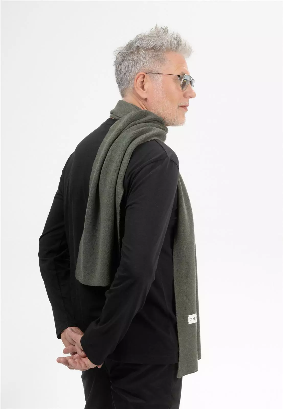 Asmee_unisex-jacquard-knit-scarf_green-blend_01.jpg Jacquardstrick Schal Modell: Asmee