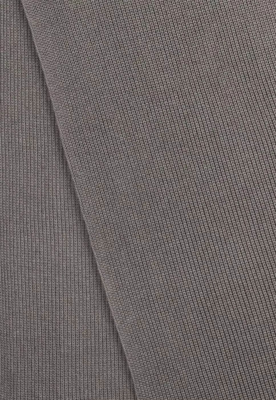 Unisex-Rib-Knit-Scarf-NAGNA_bear-blend_02.jpg Rippstrick-Schal Modell: Nagna GOTS