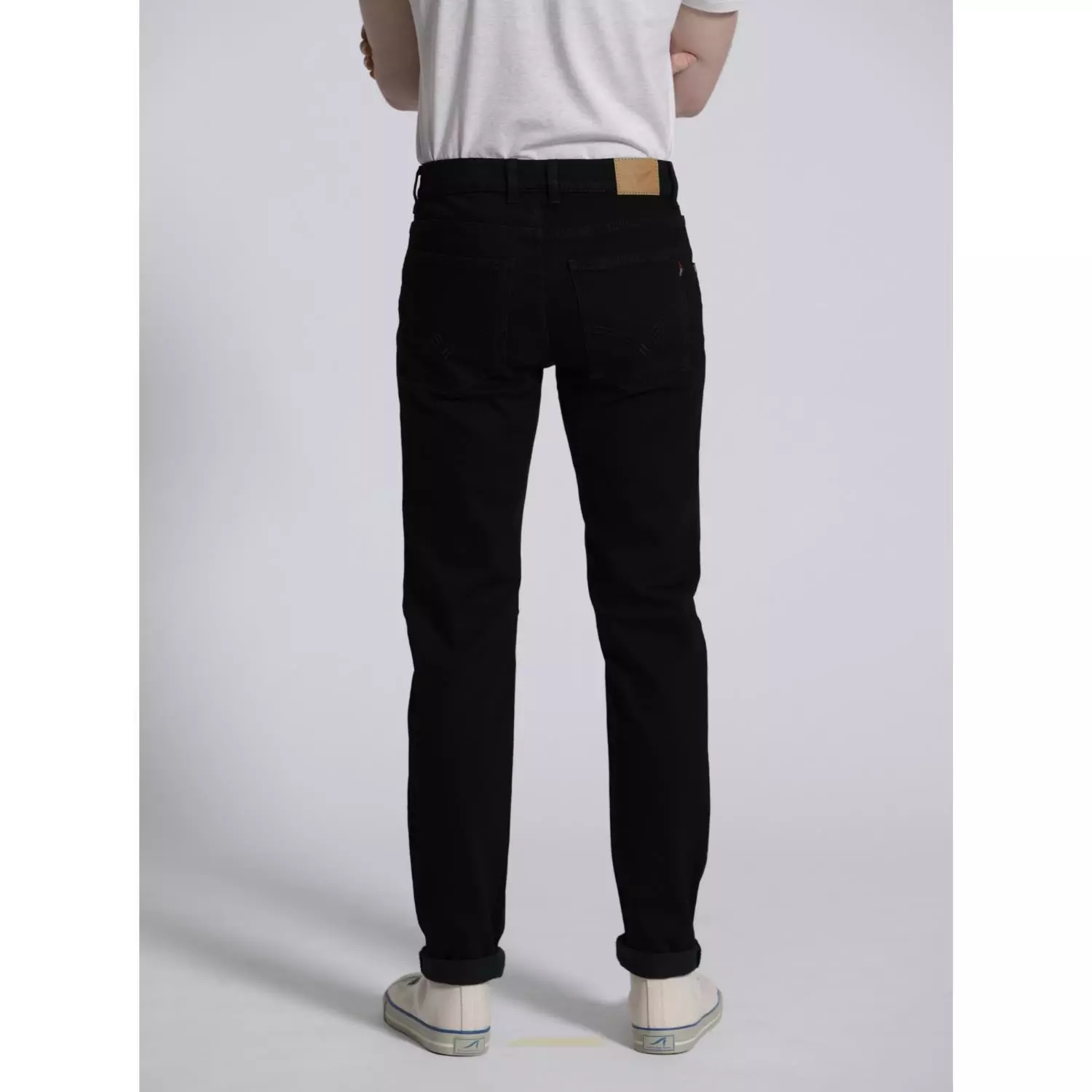 99104Finn099_1_2048x Cord-Hose Skinny Fit Modell: Fi:nn