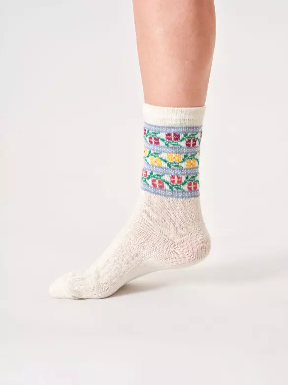 Wollsocken Modell: Floral Fair Isle Wollsocken Modell: Floral Fair Isle