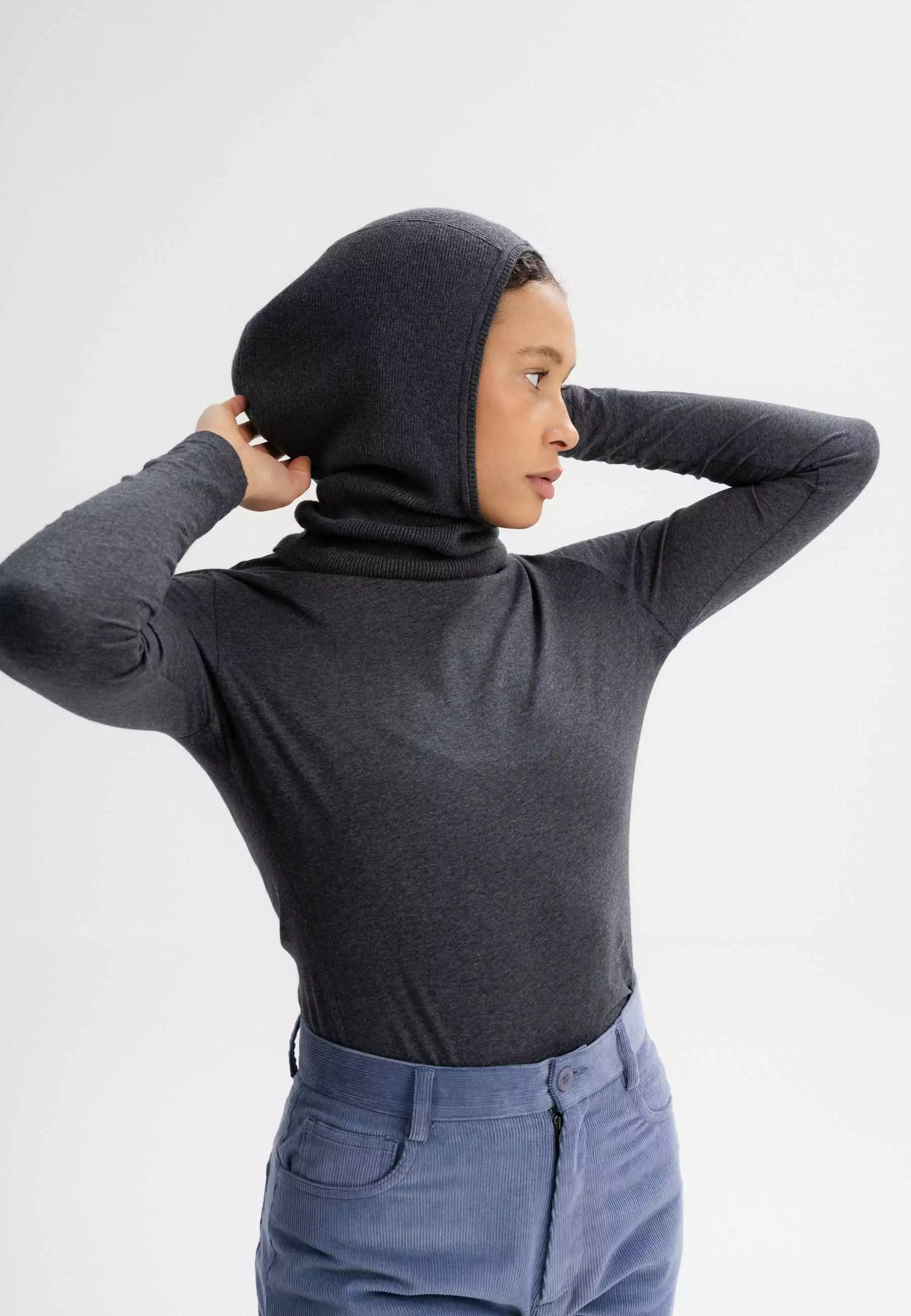 Charvi_Fine-Knit-Balaclava_anthracite-blend_02.jpg Feinstrick-Balaklava Modell: Charvi GOTS